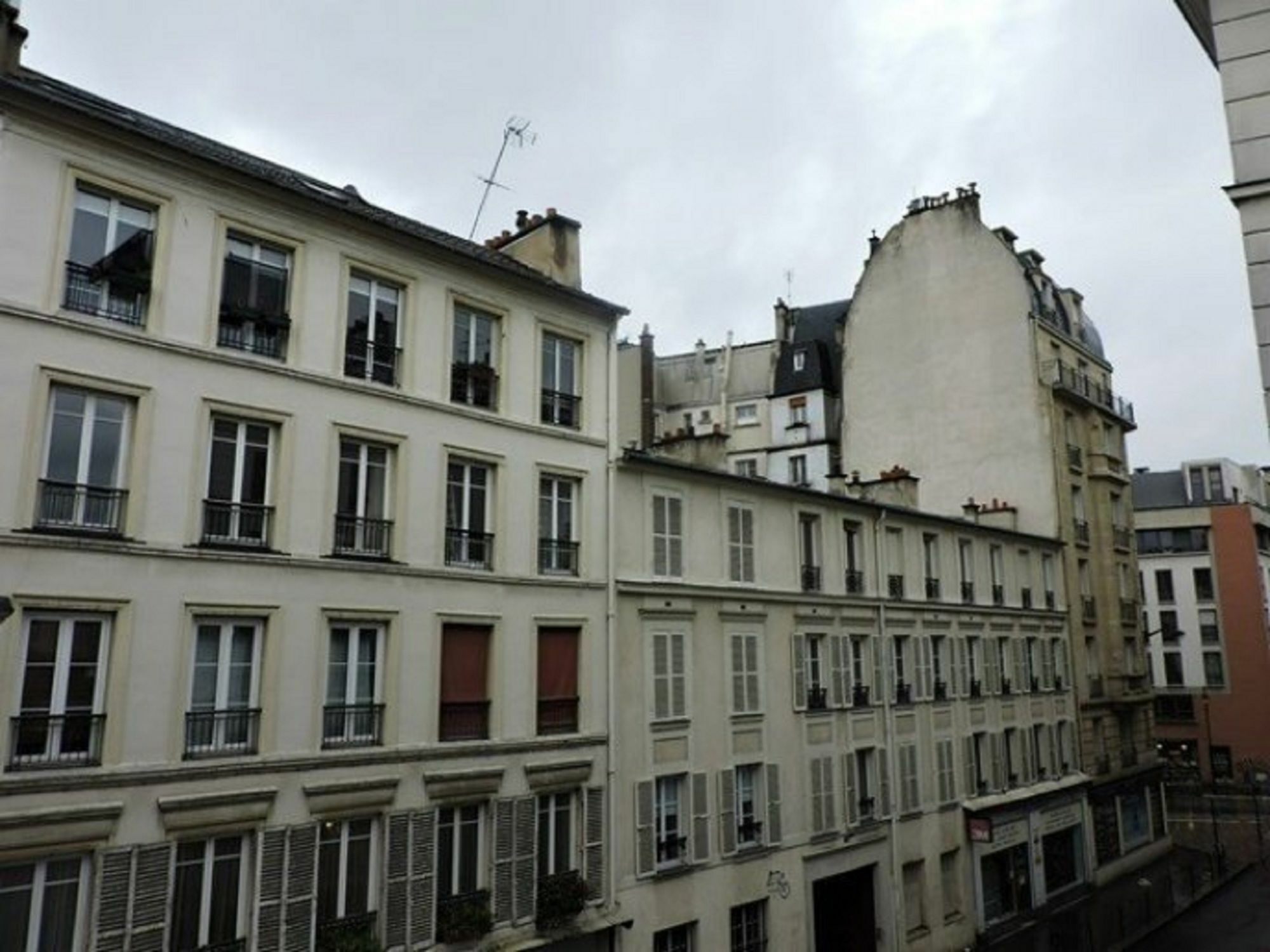 Paris Hotel Le Mediterraneen Exterior photo
